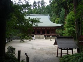 ��b�R�ŌÂ̎߉ޓ��𒆐S�ɂЂ낪�鑑���Ȑ���(���ꌧ)�̏����̋L���T���l�C��