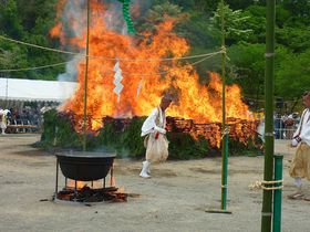 �f���ŉ΂�n��C�s�̌��I�ē���얀�����C�R��Γn��Ձ@�F�s�{�s�̋L���T���l�C��