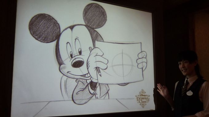 ディズニードローイングクラスを楽しむミッキーマウスを描こう！