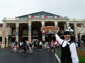 VIP�̌��I�u�����f�B�Y�j�[�����h�E�K�C�h�c�A�[�@�悤�����I���Ɩ��@�̉����ցv�̋L���T���l�C��