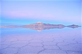 �E���j�̐�i�^�C���͂����I���ԕʃX�|�b�g�Љ�ƎB�e�K�C�h�̋L���T���l�C��