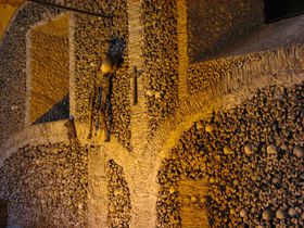 約5000体の人骨！ポルトガル・エヴォラ骸骨礼拝堂は世界遺産の珍名所！