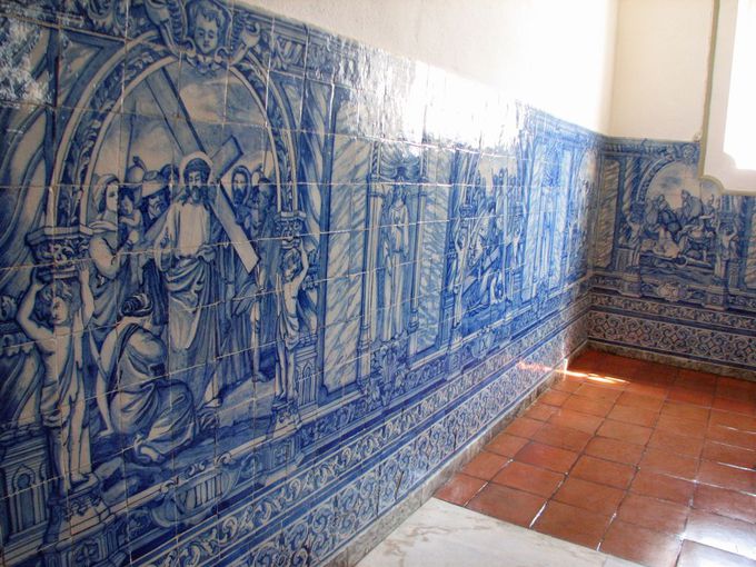約5000体の人骨 ポルトガル エヴォラ骸骨礼拝堂は世界遺産の珍名所 ポルトガル トラベルjp 旅行ガイド