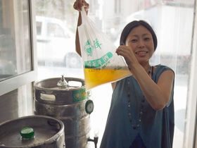 �Ό��̃r�j�[���܃r�[���I�����E���i�`���^�I�j�̃r�[������̋L���T���l�C��