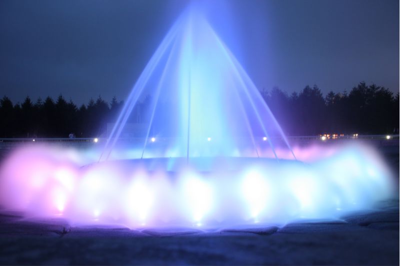 期間限定！札幌・モエレ沼公園「海の噴水ショー」は夕暮れ時が幻想的!!