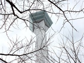 雨天でもOK「函館 五稜郭タワー」で観る・食う・飲む・遊ぶを堪能！