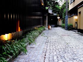 石畳のグルメ迷路！新宿「神楽坂」で隠れ名店のある横丁５選