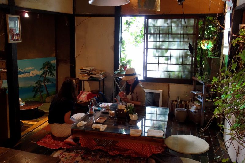 神楽坂の超古民家カフェ ムギマル２ で猫とまんじゅうに癒されよう 東京都 トラベルjp 旅行ガイド