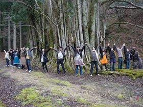 �J�c���̑�؂ɏo����`���������̃}�U�[�c���[�����߂Ă̋L���T���l�C��