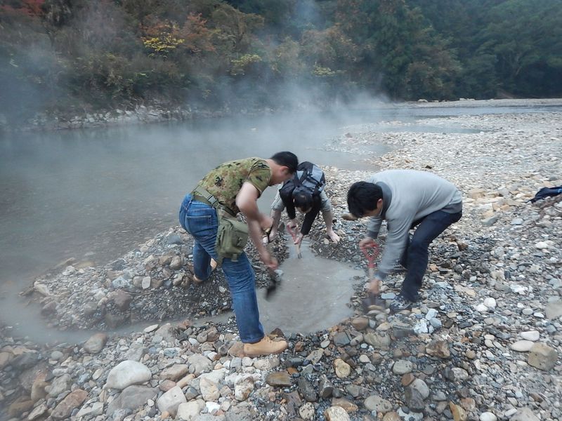 和歌山・奥熊野「川湯温泉みどりや」でマイ温泉を掘ろう！