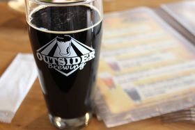 b{nr[˂̓XuAEgTC_[vŁAt[o[ȃr[y̋LTlC