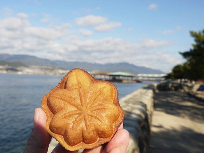 もみじ饅頭を食べたら世界遺産・厳島神社へ！