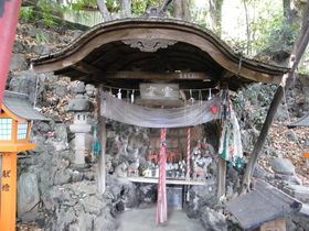 ���΍D���Ȃ���חl���`�ʉ@�ŏC�s�I�H�����E���ΐ�u�򑠎i��ׁv�̋L���T���l�C��