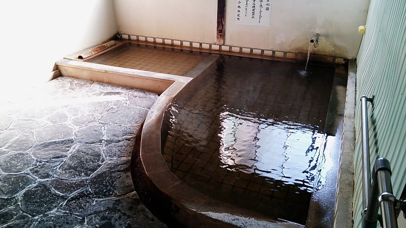京町温泉郷1、2を争う激熱湯「湯ノ谷温泉」