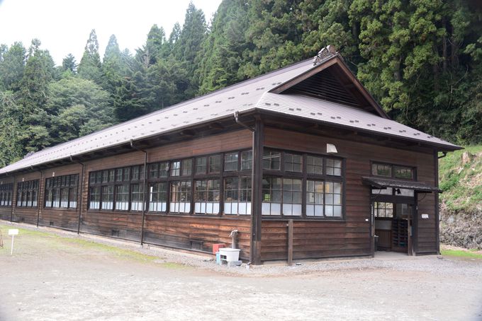 ノスタルジックな木造校舎が懐かしい 群馬県中之条町の廃校巡り 群馬県 Lineトラベルjp 旅行ガイド