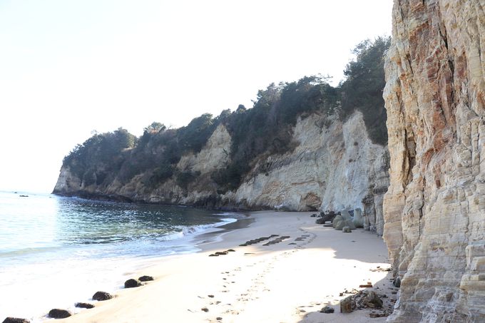 �܉Y�̊C�H�R�ɐG����鍻�l�I�������̊C�ݐ��������钷�l�C��