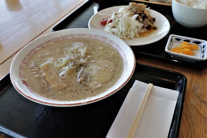 ʂ̐lC[ƁAʂ̒H́ut[hR[gv