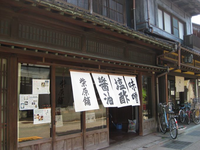 観光客で賑わう金沢最大の茶屋街「ひがし茶屋街」