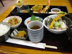 �ɐ��R�̌b�݂𖞋i�I�򕌌��E�K��쒬�u�����������������v�̋L���T���l�C��