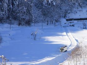 豪雪地帯を行くローカル線　飯山線雪見列車で信濃路の旅