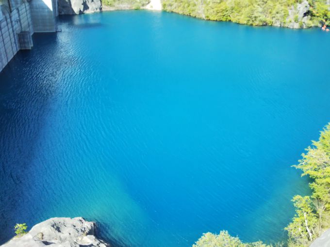 青い湖は長野県にもあった ブルーの水を湛える豊丘ダム 長野県 トラベルjp 旅行ガイド