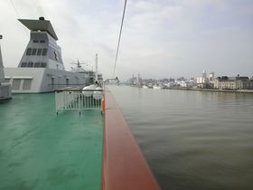 佐渡汽船カーフェリーに乗って新潟から両津港へ2時間半の船旅！