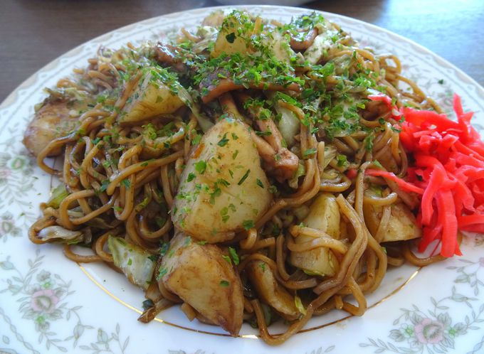 栃木市珍B級グルメ！じゃがいも入り焼きそばに驚き「大豆生田やきそば
