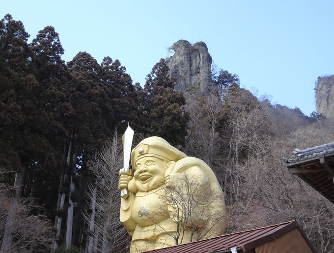 金ぴか日本一のだいこくさまがお祀り！「甲子大国神社」
