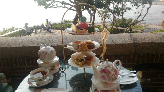 �[���F�ŋ�p���̎��قŃA�t�^�k�[���e�B�[���t�F���[�ɏ���Ċ���