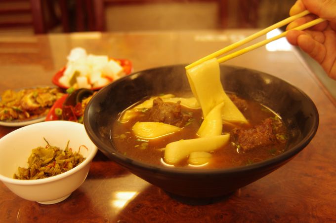 �������͂�F�n���l�C���Q�̖˂Ń����`�^�C��