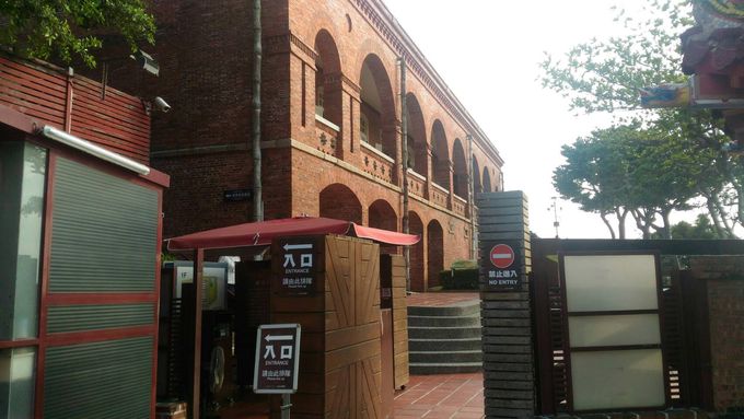 �[���F�ŋ�p���̎��قŃA�t�^�k�[���e�B�[���t�F���[�ɏ���Ċ���