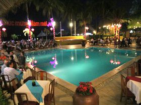 �v�[���T�C�h�Ŋ��t�I�x�g�i���E�j���`�����u���C�W�A�i�E�u�����[�n�E�X�v�̋L���T���l�C��