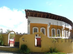 元エクアドル大統領の領地「サン・ルイス」でアンデスの素敵な荘園滞在