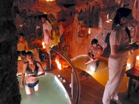 アンデス火山の泥風呂や洞窟風呂も！エクアドル「ピエドラ・デ・アグア」