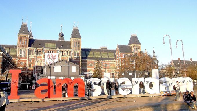 2.アムステルダムの運河とダム広場（アムステルダム）