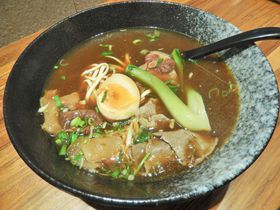 台湾の国民食に新旋風！試作３年「総裁牛肉麺」が満を持して登場