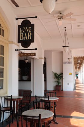 �V���K�|�[���E�X�����O�𔭏˂̂��X�Ɉ��݂ɍs�����I�̋L���T���l�C��