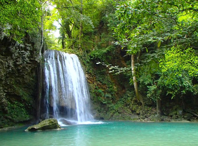 タイで一番美しい エラワンの滝 ドクターフィッシュの天然スパを味わおう タイ Lineトラベルjp 旅行ガイド