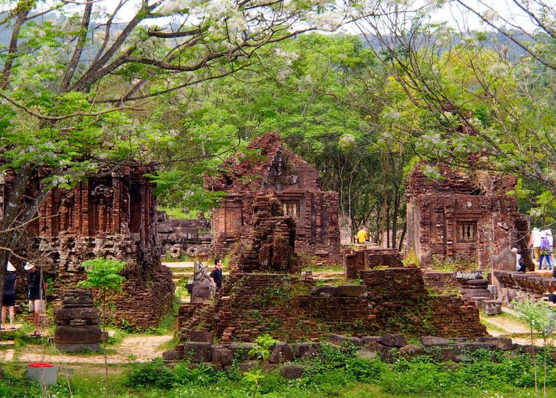 ベトナム中部の世界遺産 チャンパ王国が築いた「ミーソン聖域」