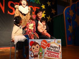 2016�N�̎����������Ɓu�ߐ{���[���h�����L�[�p�[�N�v�ŋL�O�ʐ^���J�^���݂����I�̋L���T���l�C��