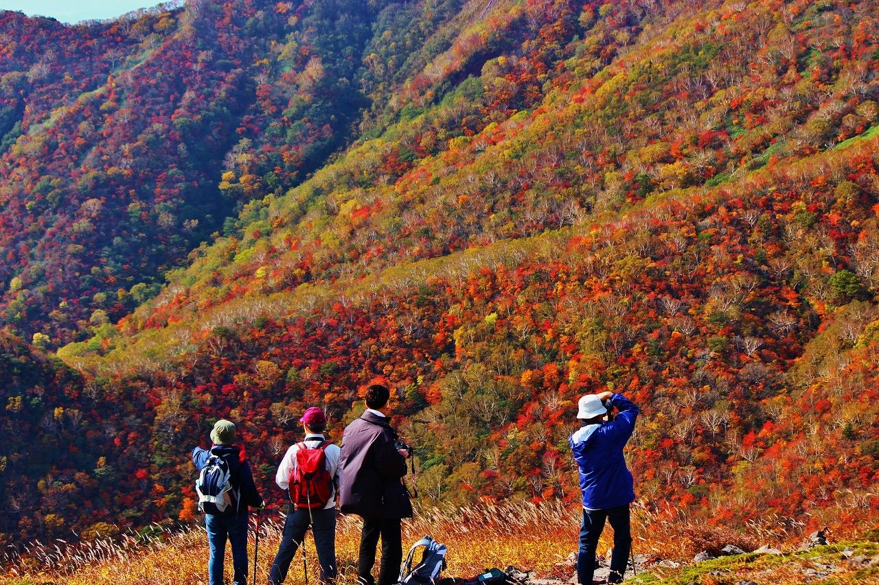 ロープウエイで行ける 絶景の紅葉登山 那須高原 茶臼岳 栃木県 トラベルjp 旅行ガイド