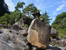 浦島太郎伝説もあるぞ！奇岩、渓流の名勝・長野「寝覚の床」