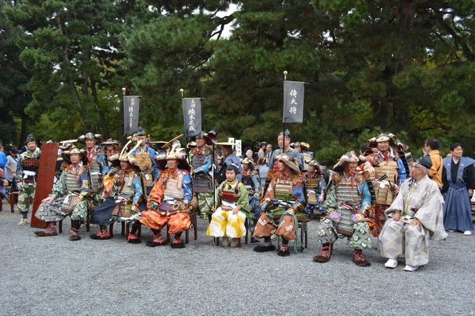 「時代祭」のシャッターチャンスは昼前！「京都御苑」に時代衣装が勢ぞろい