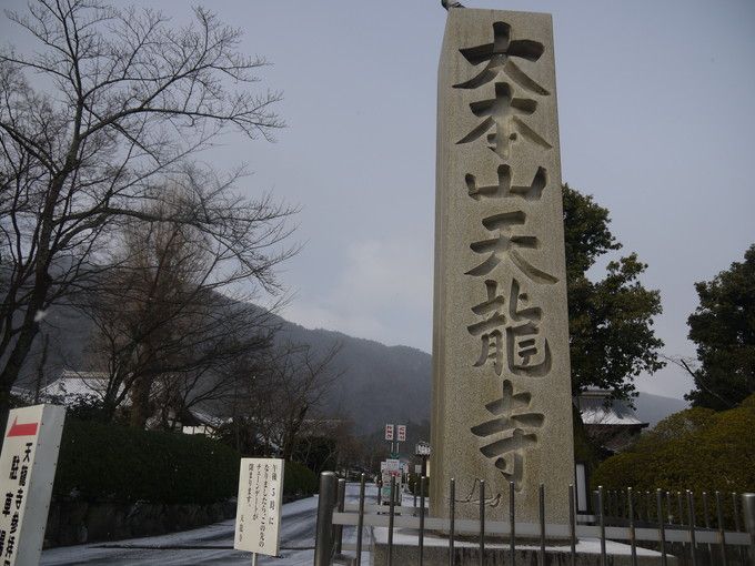 ���s���R�̐��E��Y�V����