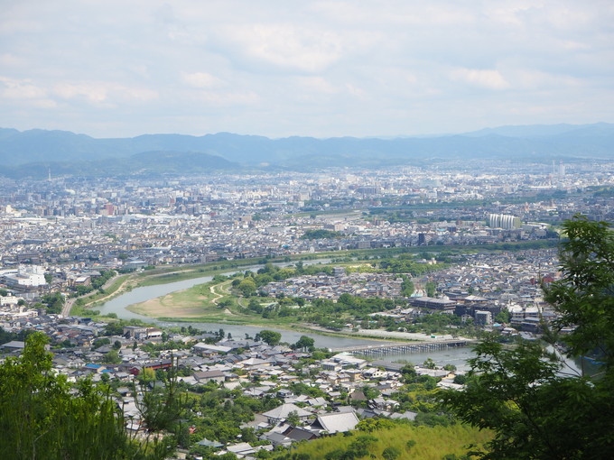 渡月橋から1時間！京都「小倉山」で眺望抜群のハイキングを