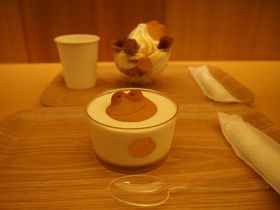 �u�������낤�p�t�F�v�Ɂu�J�G���̃~���N���C�v�I�����{�Ƃ̖��É��X�C�[�c���������������I�̋L���T���l�C��