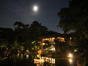 尾張徳川家ゆかりの庭園・名古屋「徳川園」はライトアップも美しい！