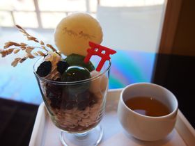 京都・伏見稲荷大社境内「啼鳥菴」にNEW OPEN「稲荷茶寮」の濃厚抹茶メニューが美味しい！