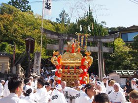 ���g��_�`�A���c�哕�C���o��I���s�H�̑�Ձu���c�_�ЁE���c�Ձv�̋L���T���l�C��