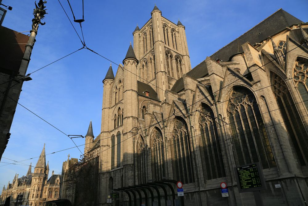 IC特急とトラムで！中世の面影が残るベルギーの古都ゲント